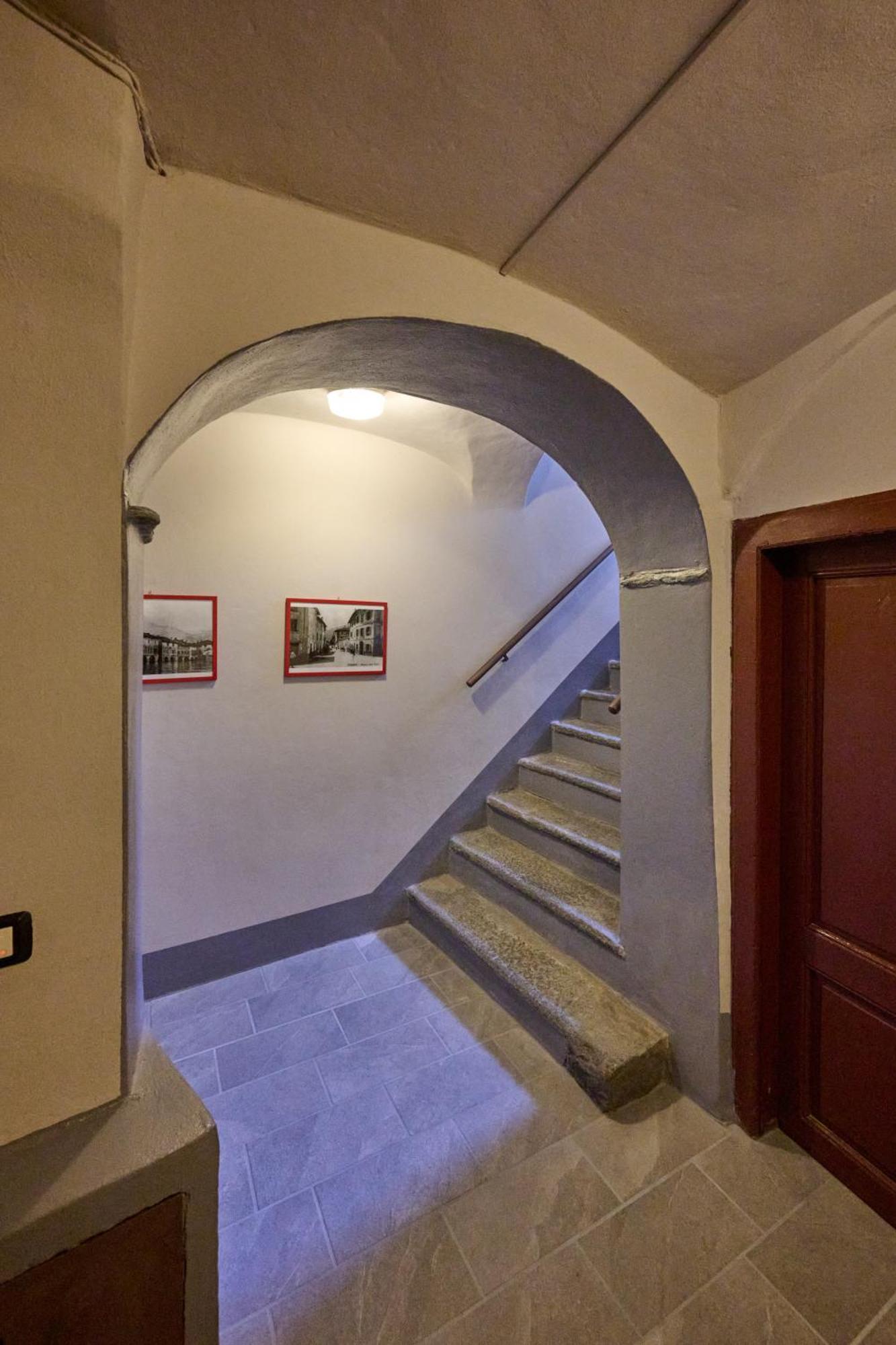 Cav Motteno Mandello del Lario Exterior foto